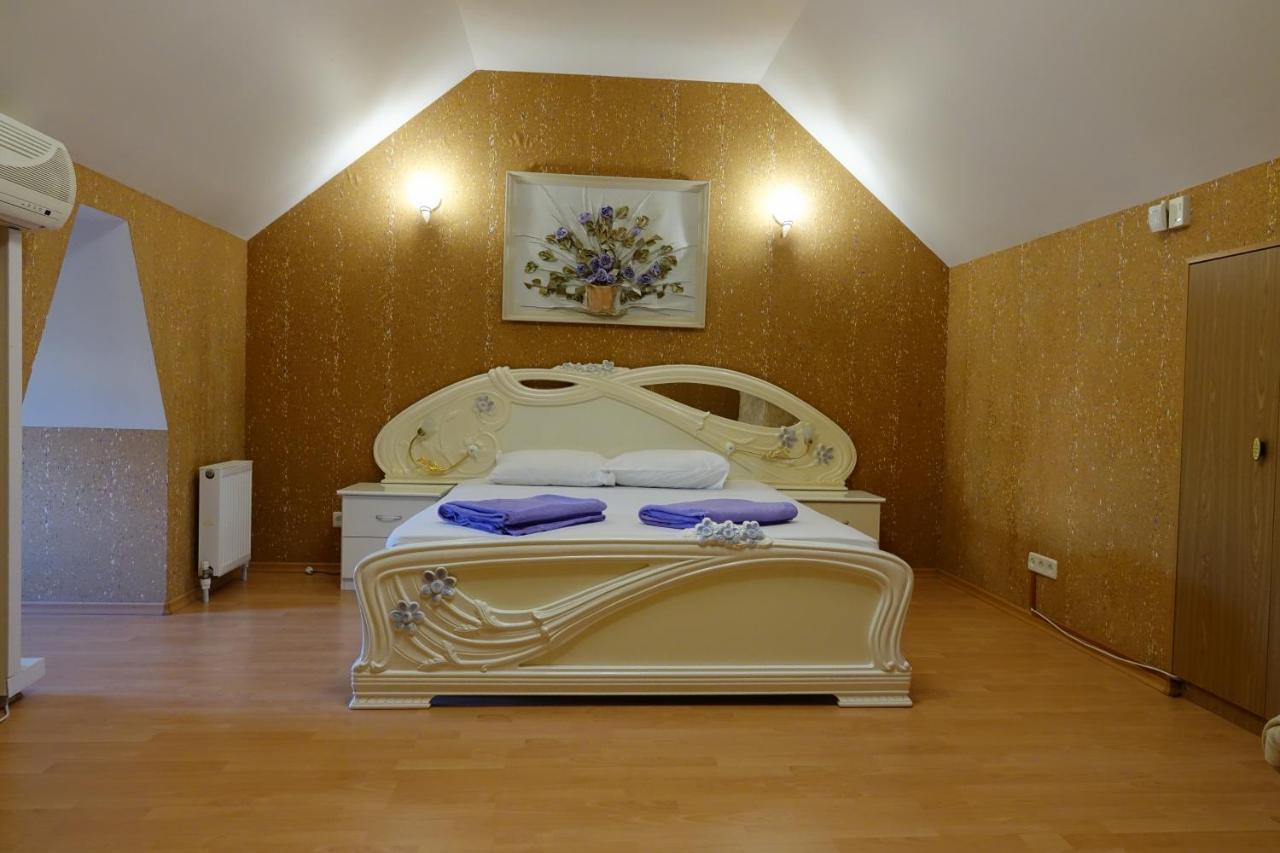 White House Apartments Odessa Ngoại thất bức ảnh