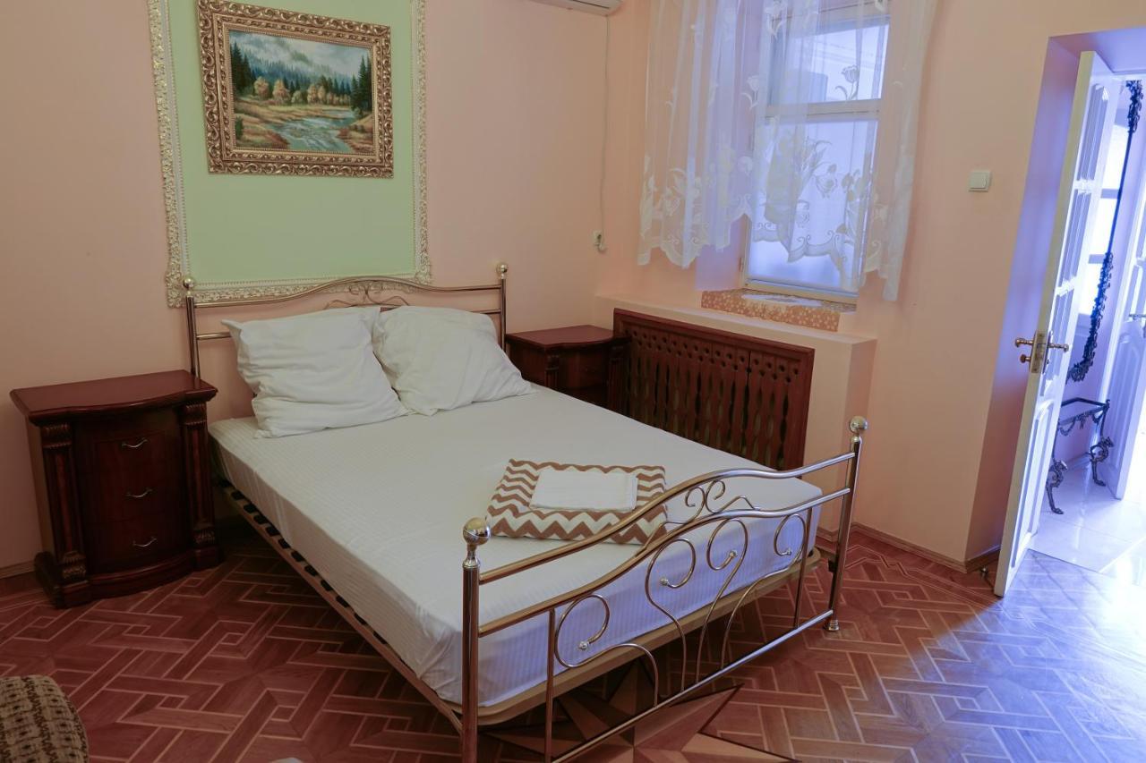 White House Apartments Odessa Ngoại thất bức ảnh